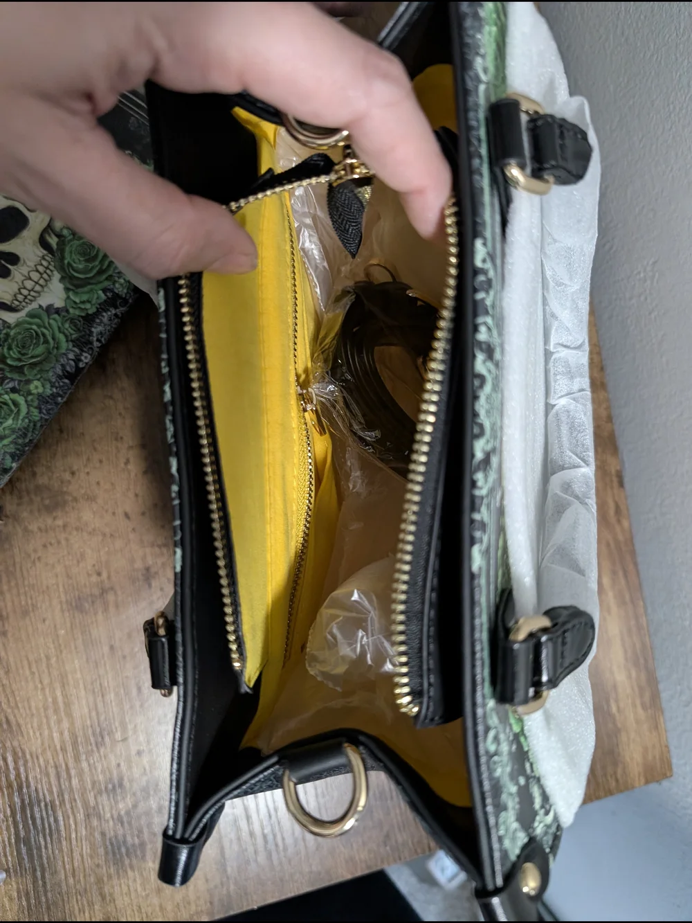 ​BLOODROSE - Poison Ivy Skullette Exclusive Bag + Wallet Bundle - Picture 3 of 4